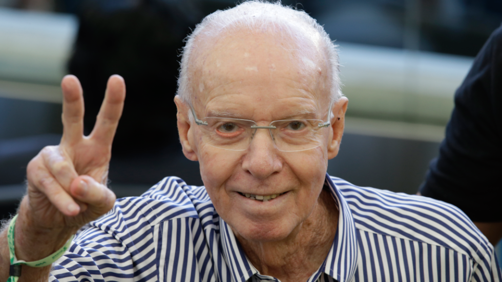 O θρύλος του ποδοσφαίρου Μάριο Ζαγκάλο
